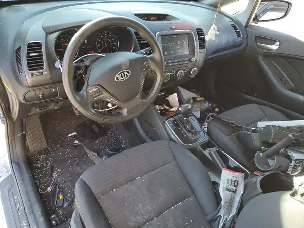3KPFL4A78JE249921 2018 KIA FORTE - Image 8
