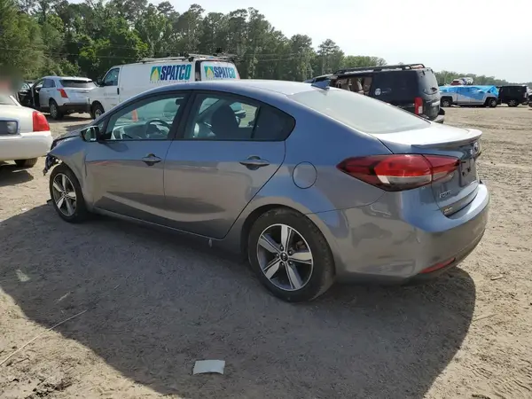 3KPFL4A78JE250759 2018 KIA FORTE - Image 2