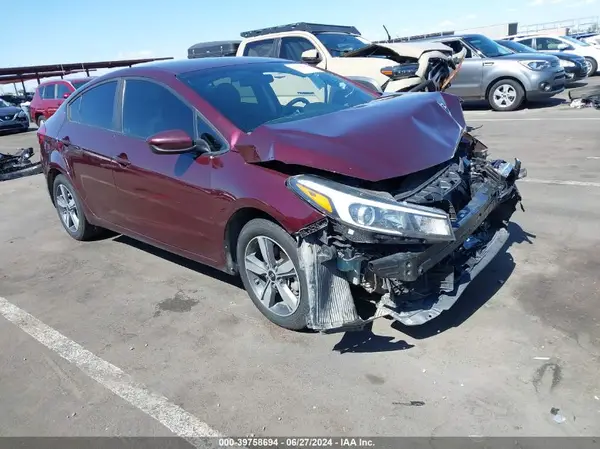 3KPFL4A78JE251426 2018 KIA FORTE - Image 1