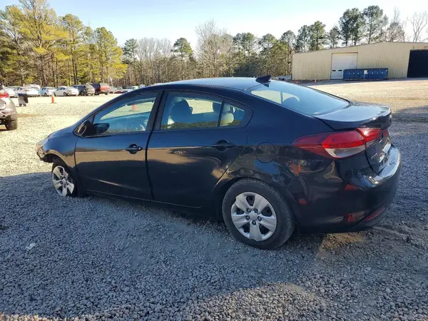 3KPFL4A78JE255346 2018 KIA FORTE - Image 2