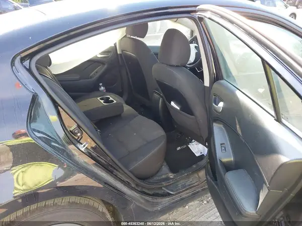3KPFL4A78JE256108 2018 KIA FORTE - Image 8