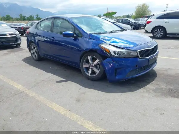 3KPFL4A78JE256884 2018 KIA FORTE - Image 1