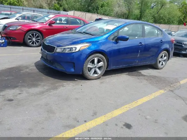 3KPFL4A78JE256884 2018 KIA FORTE - Image 2