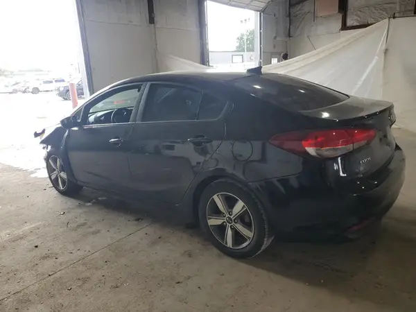 3KPFL4A78JE258621 2018 KIA FORTE - Image 2