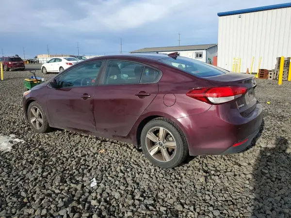 3KPFL4A78JE258926 2018 KIA FORTE - Image 2