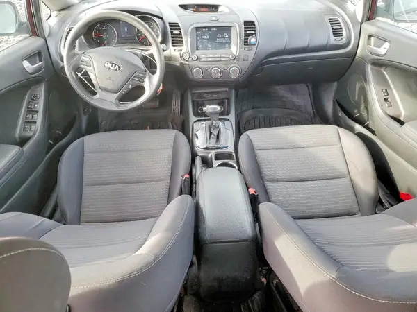 3KPFL4A78JE258926 2018 KIA FORTE - Image 8