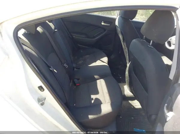 3KPFL4A78JE260773 2018 KIA FORTE - Image 8