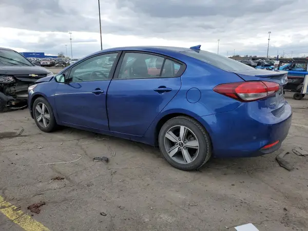 3KPFL4A78JE260885 2018 KIA FORTE - Image 2