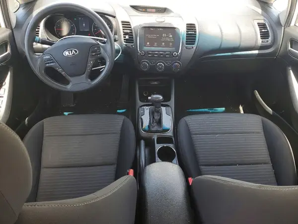 3KPFL4A78JE263849 2018 KIA FORTE - Image 8