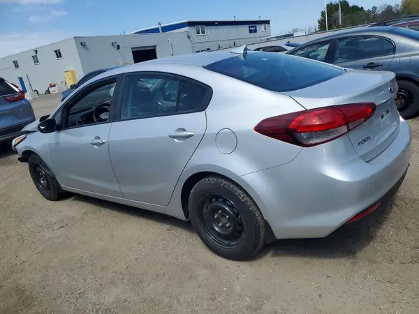 3KPFL4A78JE268288 2018 KIA FORTE - Image 2