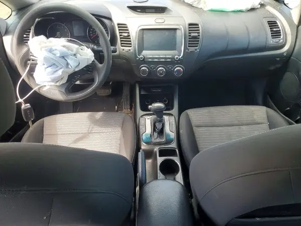 3KPFL4A78JE268288 2018 KIA FORTE - Image 8