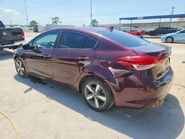 3KPFL4A78JE271109 2018 KIA FORTE - Image 2