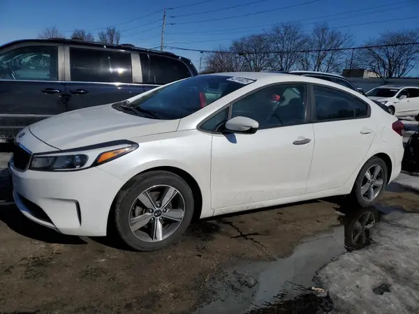 3KPFL4A78JE274737 2018 KIA FORTE - Image 1