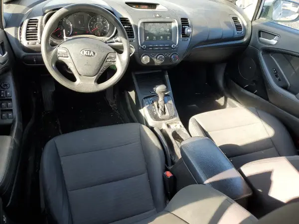 3KPFL4A78JE274737 2018 KIA FORTE - Image 8