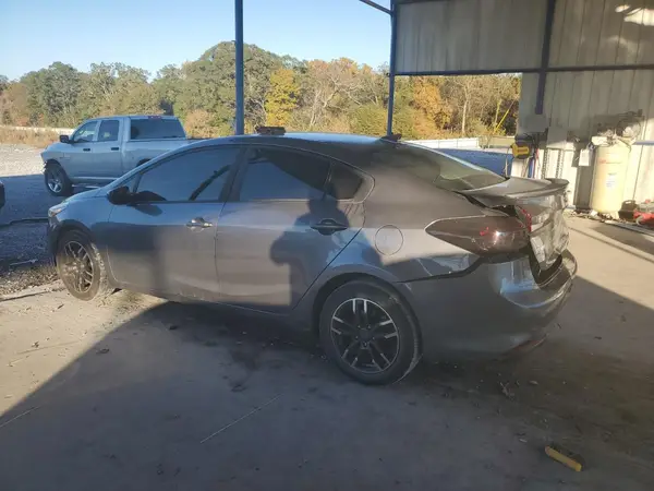 3KPFL4A78JE276410 2018 KIA FORTE - Image 2