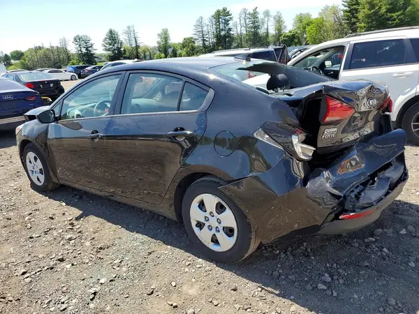 3KPFL4A78JE280666 2018 KIA FORTE - Image 2