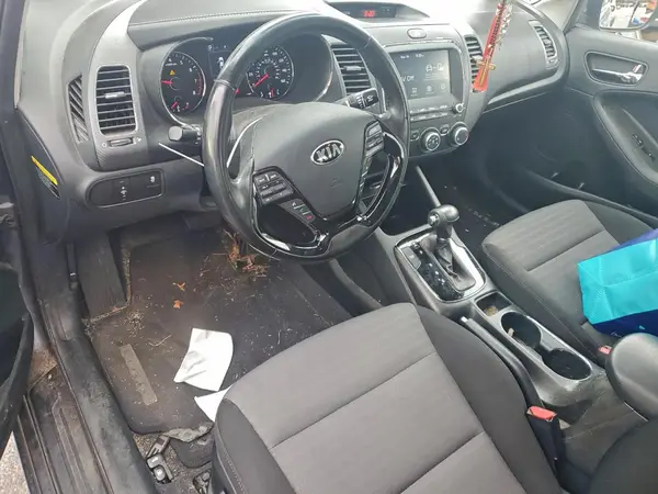 3KPFL4A78JE282059 2018 KIA FORTE - Image 8