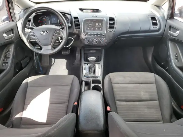 3KPFL4A78JE282109 2018 KIA FORTE - Image 8