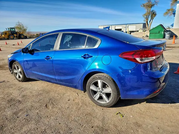 3KPFL4A78JE283731 2018 KIA FORTE - Image 2
