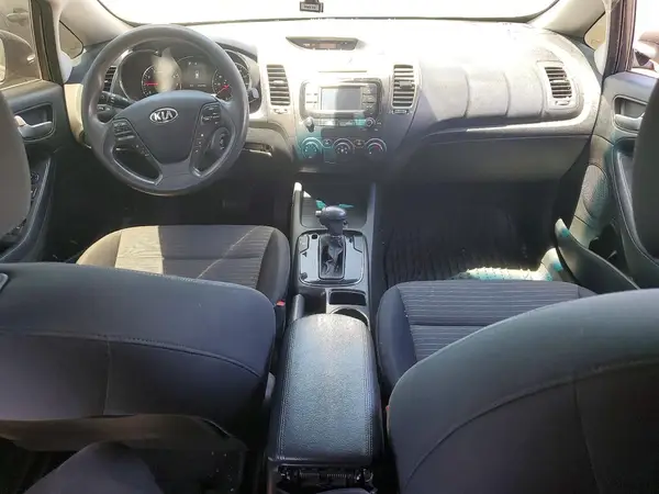 3KPFL4A79HE005723 2017 KIA FORTE - Image 8