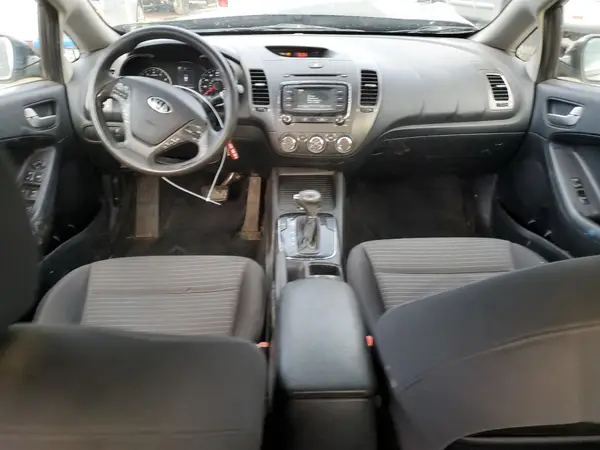 3KPFL4A79HE005849 2017 KIA FORTE - Image 8