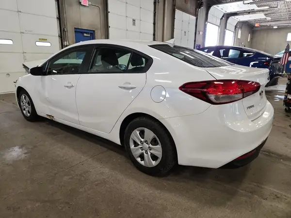 3KPFL4A79HE006094 2017 KIA FORTE - Image 2