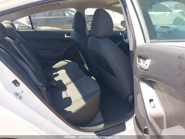 3KPFL4A79HE007195 2017 KIA FORTE - Image 8
