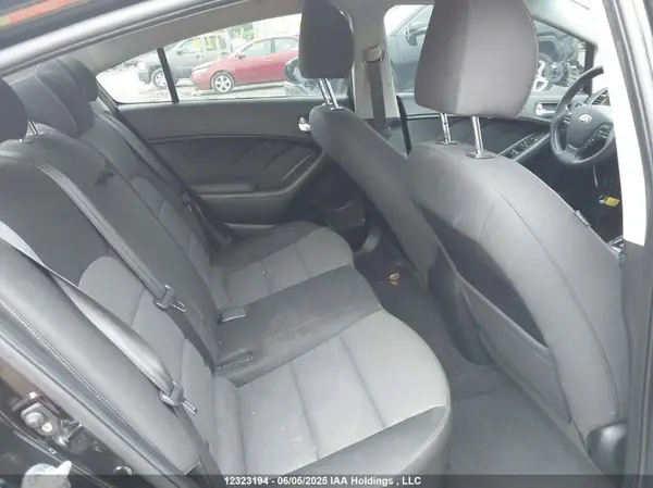 3KPFL4A79HE007505 2017 KIA FORTE - Image 8