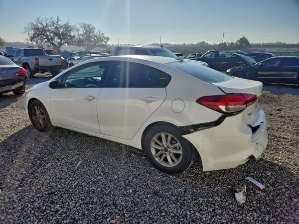 3KPFL4A79HE008007 2017 KIA FORTE - Image 2