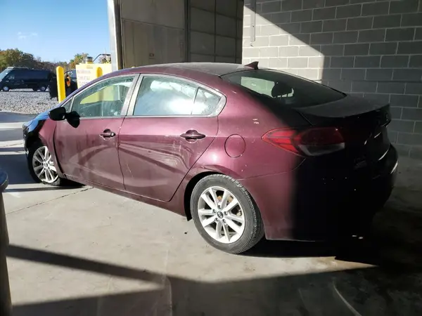 3KPFL4A79HE009013 2017 KIA FORTE - Image 2