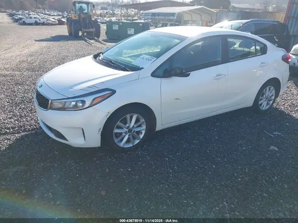 3KPFL4A79HE009903 2017 KIA FORTE - Image 2