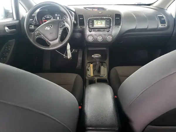 3KPFL4A79HE011201 2017 KIA FORTE - Image 8