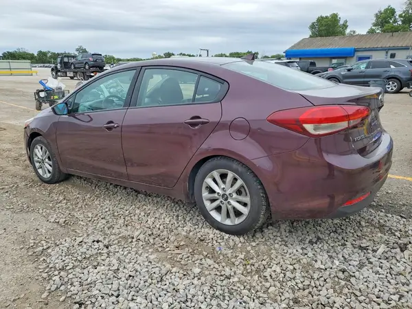 3KPFL4A79HE012316 2017 KIA FORTE - Image 2