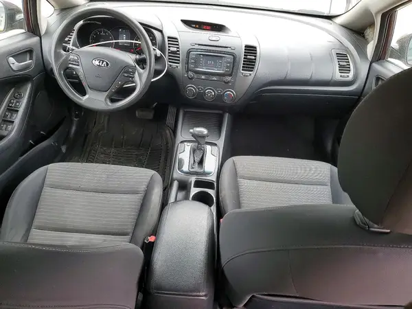 3KPFL4A79HE012316 2017 KIA FORTE - Image 8