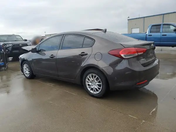 3KPFL4A79HE013577 2017 KIA FORTE - Image 2