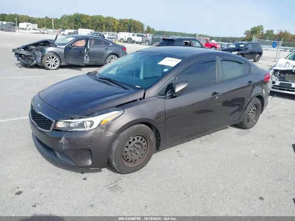 3KPFL4A79HE014180 2017 KIA FORTE - Image 2