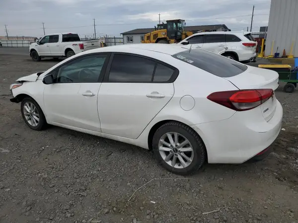 3KPFL4A79HE015328 2017 KIA FORTE - Image 2