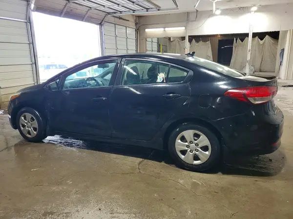3KPFL4A79HE016320 2017 KIA FORTE - Image 2