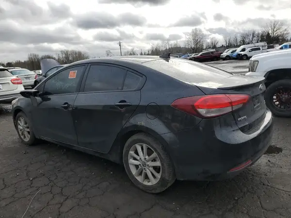 3KPFL4A79HE016415 2017 KIA FORTE - Image 2