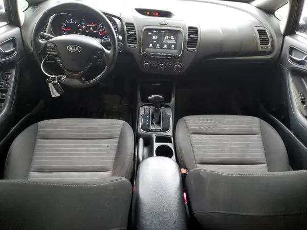 3KPFL4A79HE019542 2017 KIA FORTE - Image 8