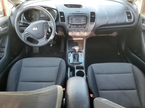 3KPFL4A79HE020951 2017 KIA FORTE - Image 8