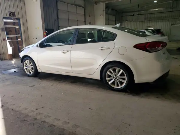 3KPFL4A79HE023414 2017 KIA FORTE - Image 2
