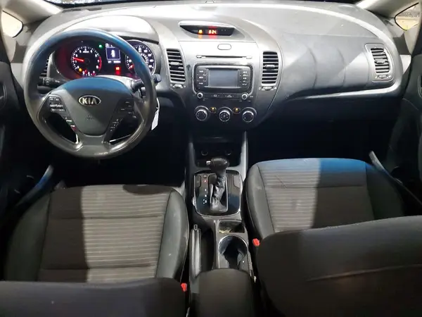 3KPFL4A79HE023414 2017 KIA FORTE - Image 8
