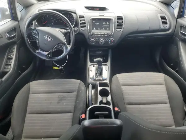 3KPFL4A79HE023896 2017 KIA FORTE - Image 8