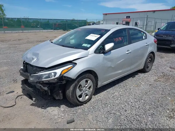 3KPFL4A79HE026216 2017 KIA FORTE - Image 2