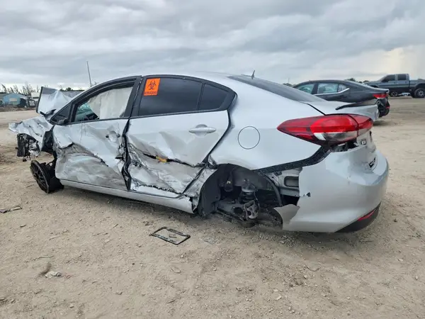3KPFL4A79HE026734 2017 KIA FORTE - Image 2
