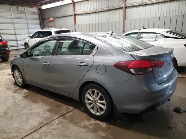 3KPFL4A79HE026782 2017 KIA FORTE - Image 2