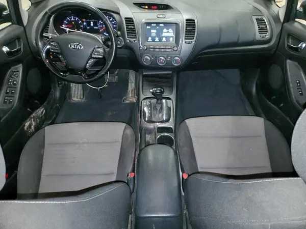 3KPFL4A79HE026782 2017 KIA FORTE - Image 8