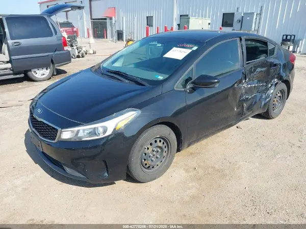 3KPFL4A79HE028662 2017 KIA FORTE - Image 2