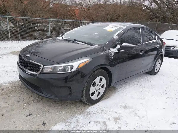 3KPFL4A79HE029858 2017 KIA FORTE - Image 2